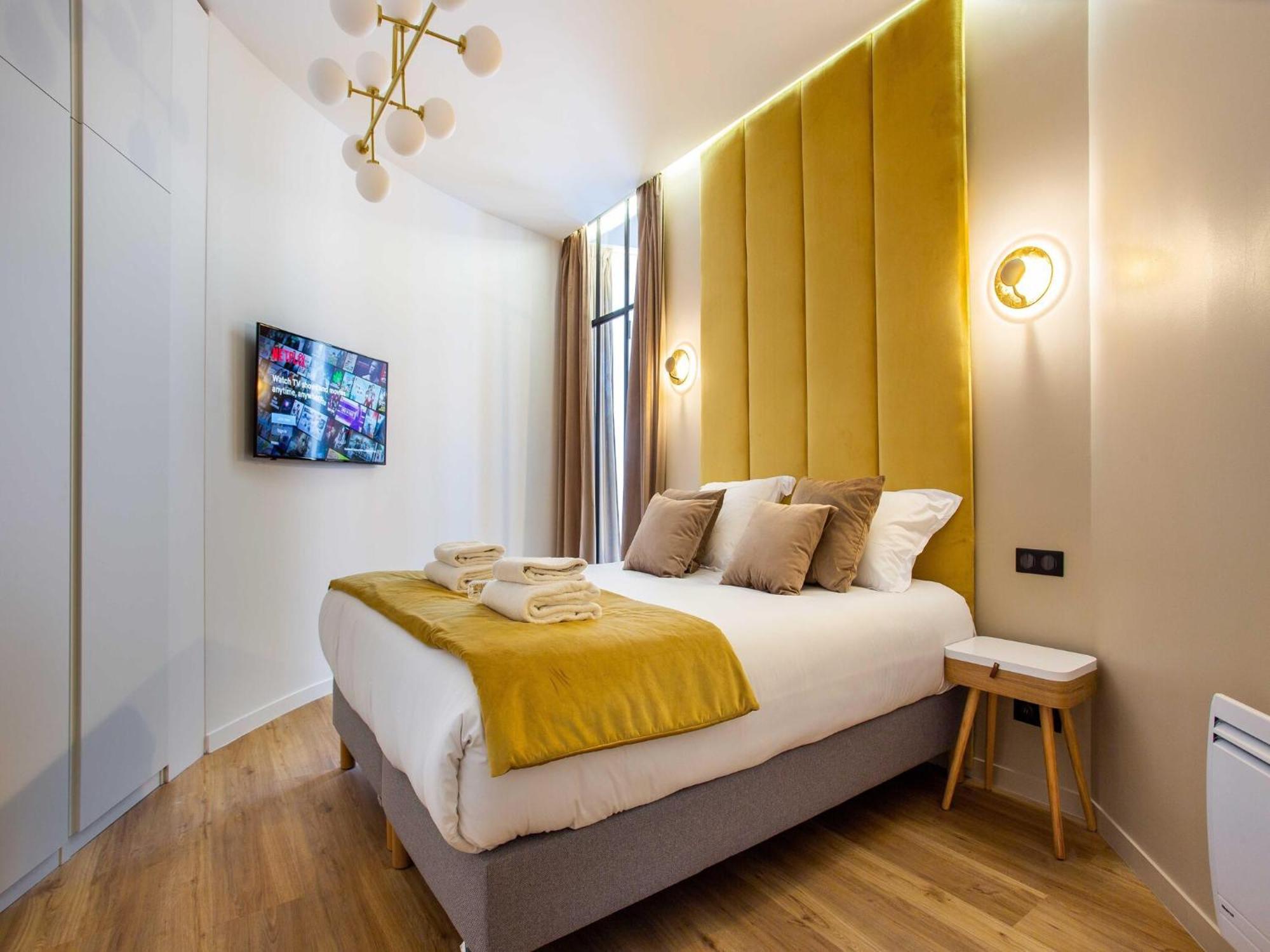 Live Like Real Parisians In The Heart Of Apartment Paris
